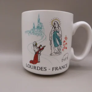 Tasse apparition Lourdes France et basilique